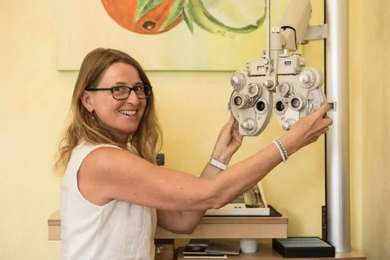 Augenprüfung und Sehtest durch Optikermeisterin und Funktionaloptometristin Sabine Zirngibl