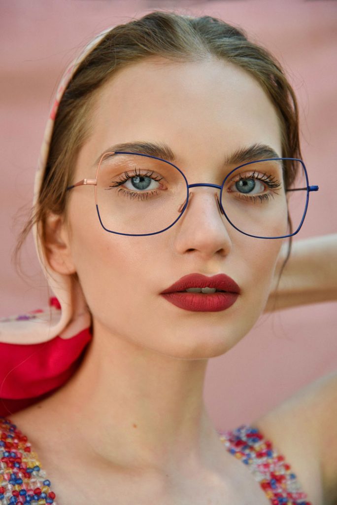 Caroline Abram - Brillenmodel VAEA1